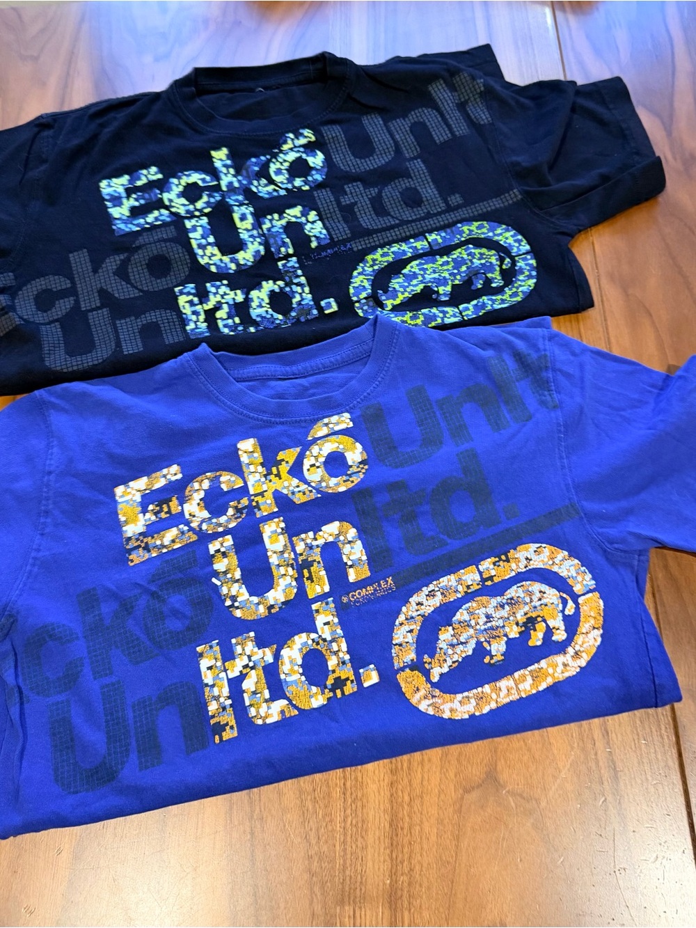 Bundle of 2 Ecko brand tshirts blue and black boys size medium. Y2K era